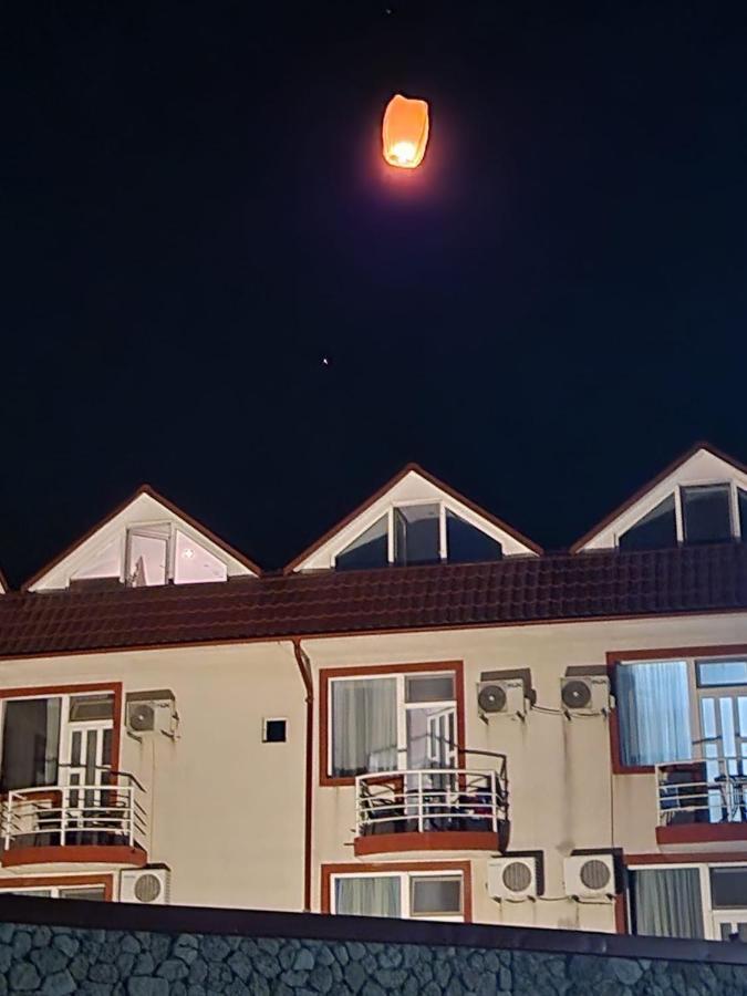 Julia Hotel
